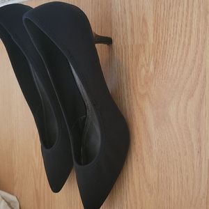 Women's, size 9, black pumps
